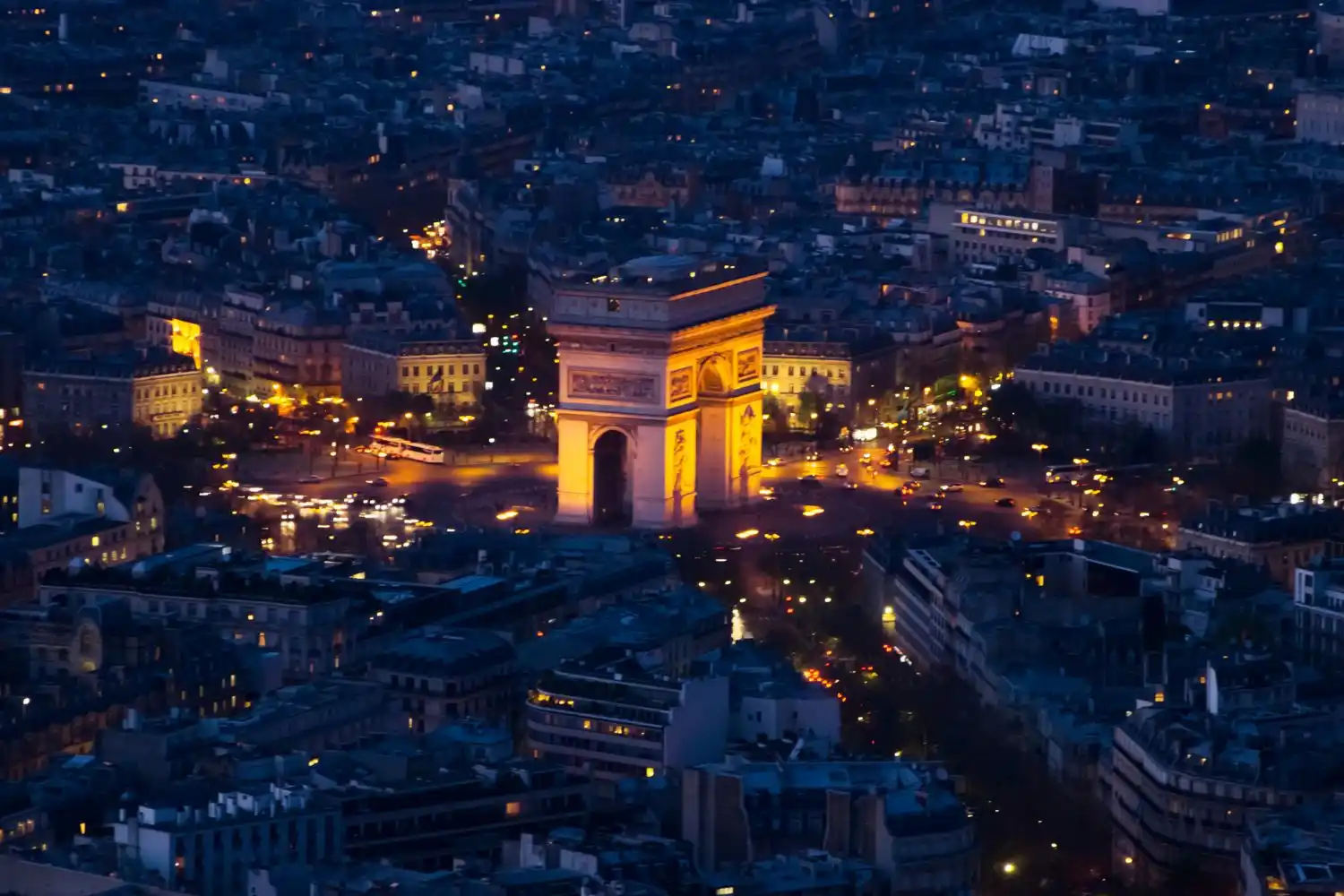 جاذبه های شهر پاریس و مهاجرت به پاریس